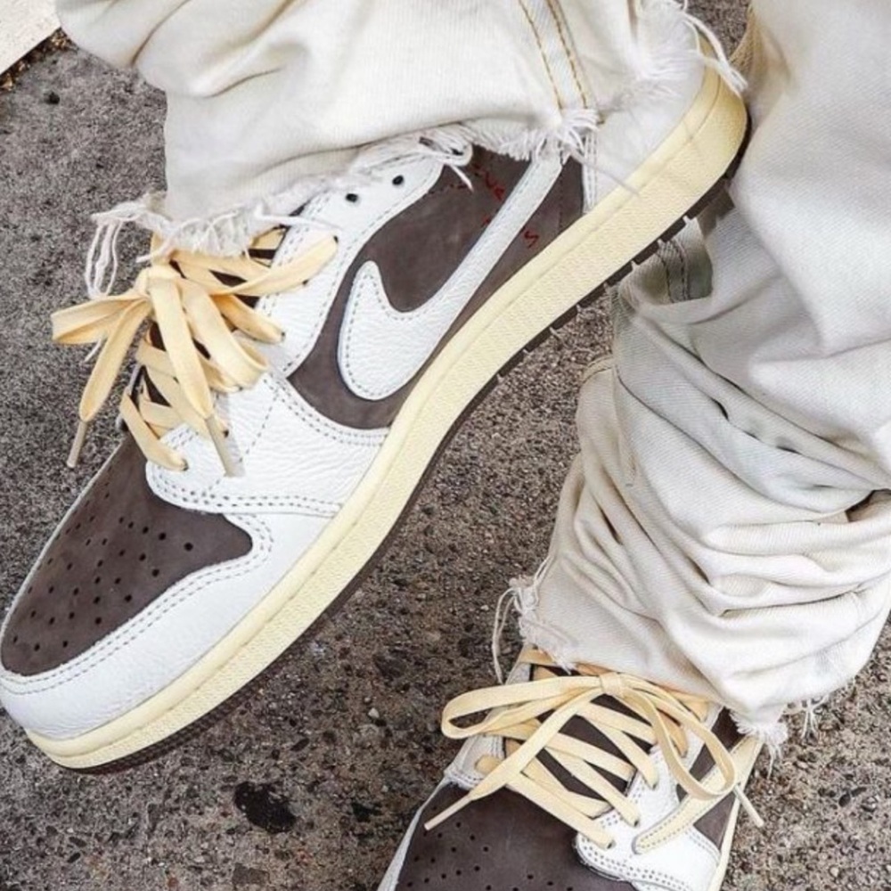 AIR JORDAN 1 LOW TRAVIS SCOTT REVERSE MOCHA